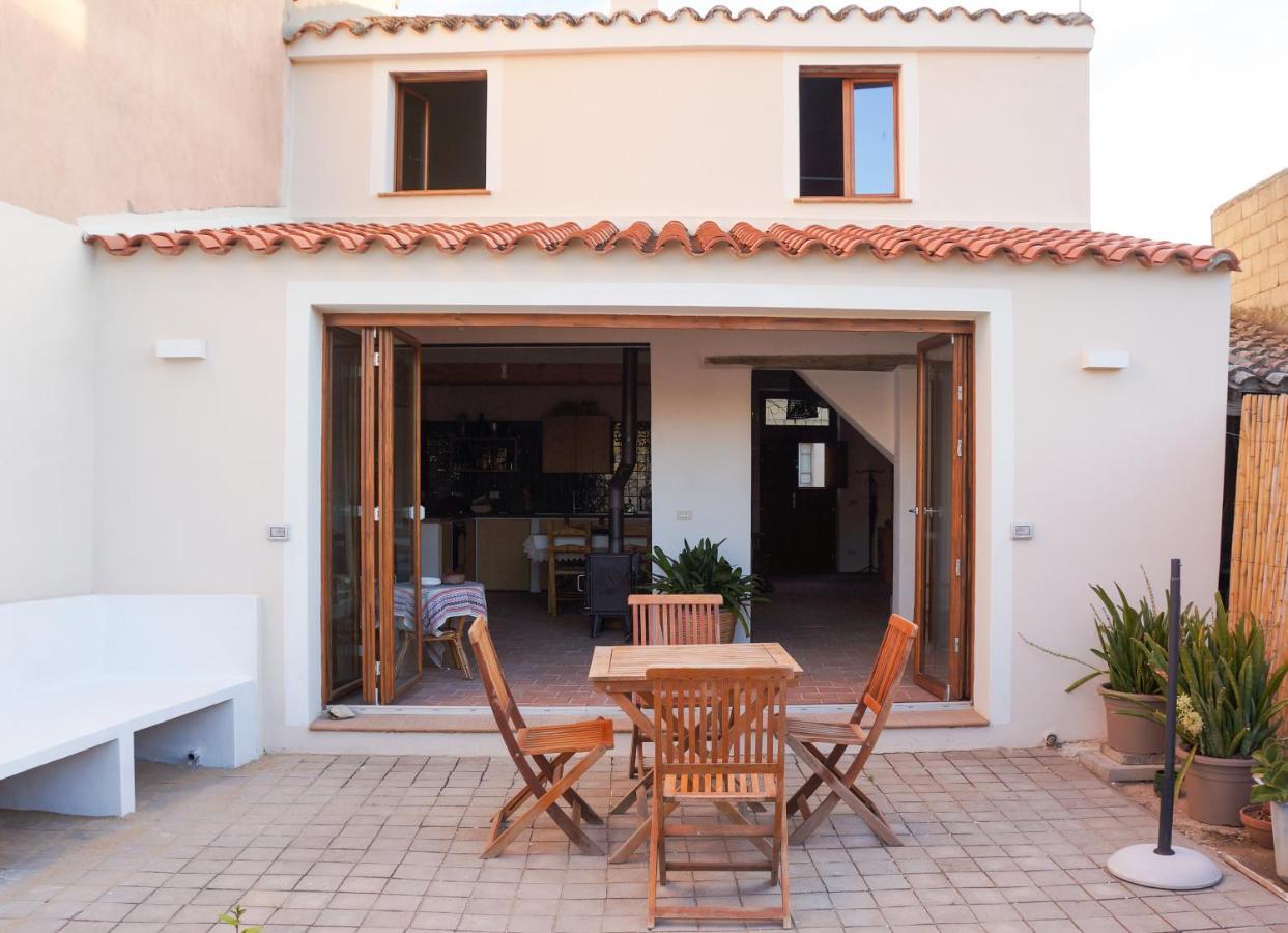 Beni Benius - Typical Restored House In Nurachi Exterior photo